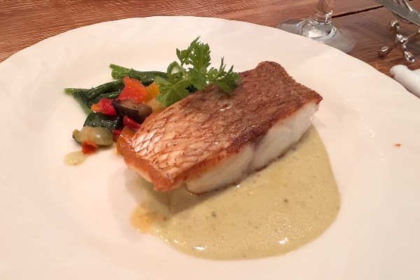 鮮魚のムニエル