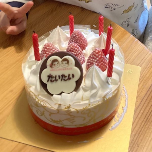 誕生日ケーキ